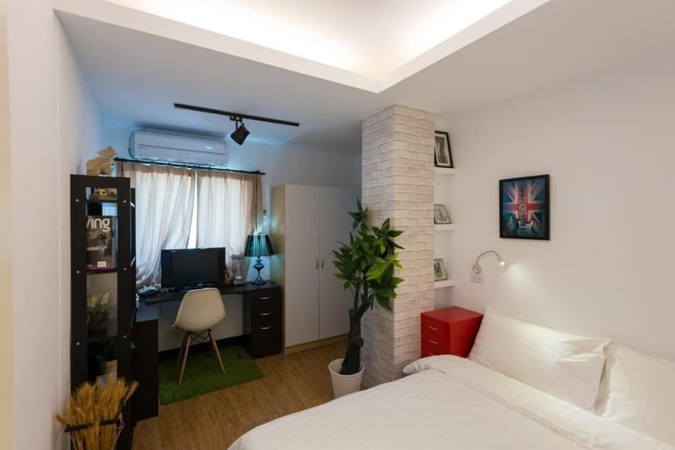 Simple 8 near train station and Confucius temple Apartment in Kaohsiung