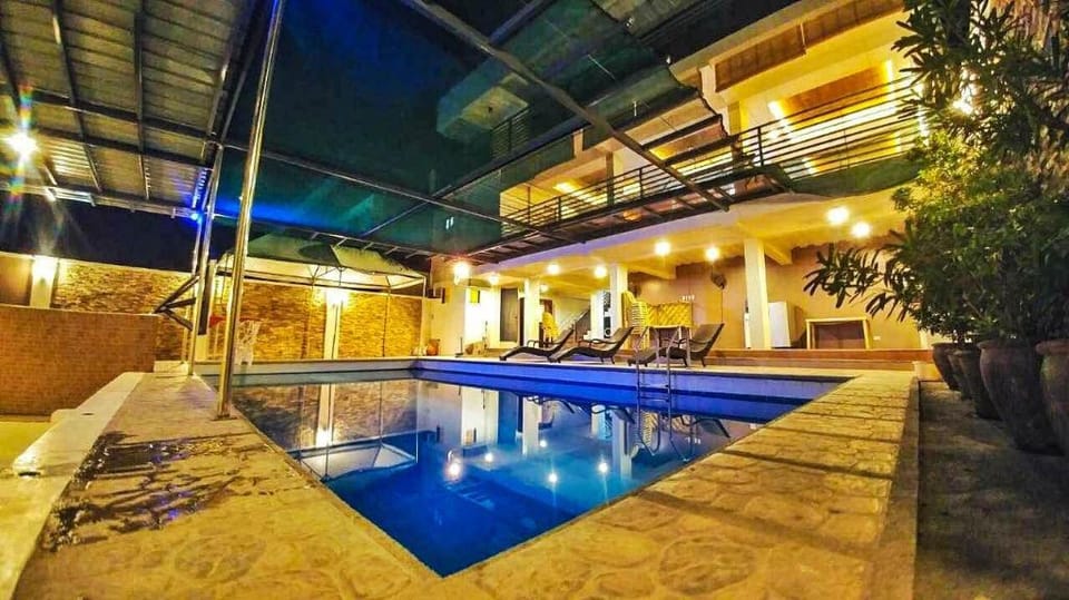Summer Palace Hot Spring Resort Villa in Calamba