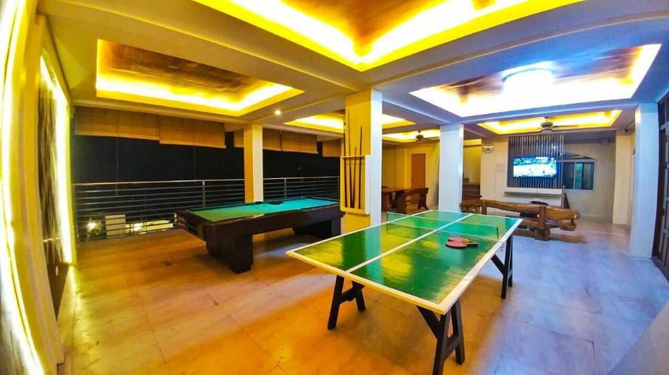 Summer Palace Hot Spring Resort Villa in Calamba