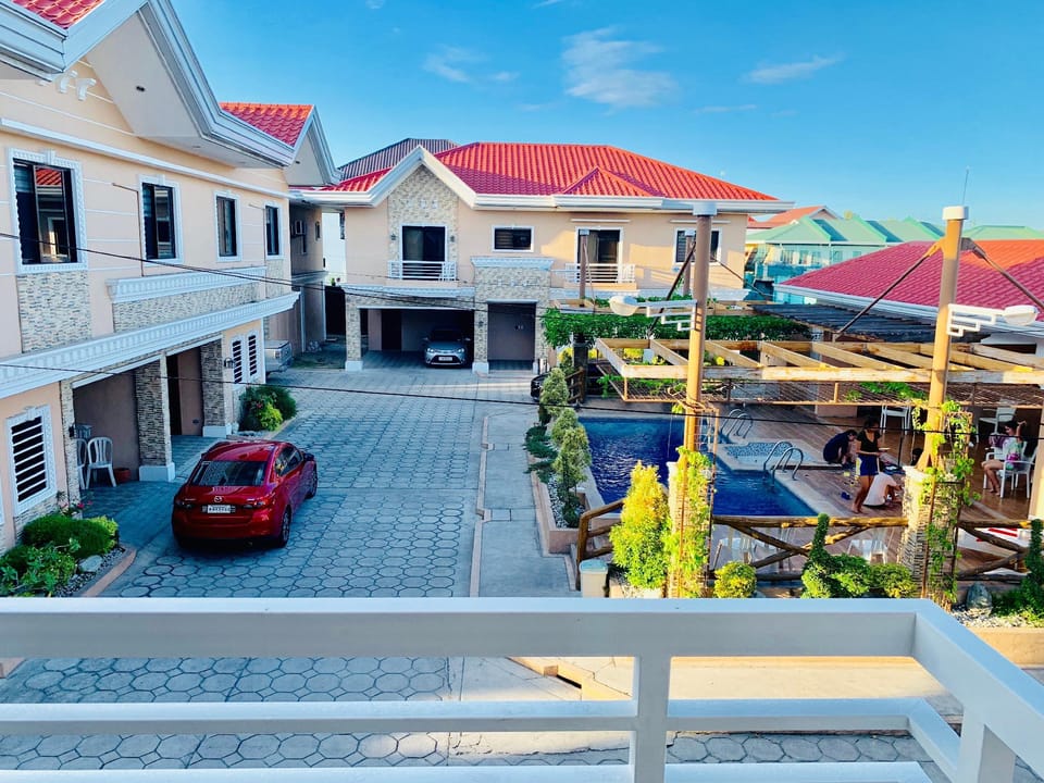 Big, Cozy and Modern Villa in Angeles near Clark Villa in Angeles