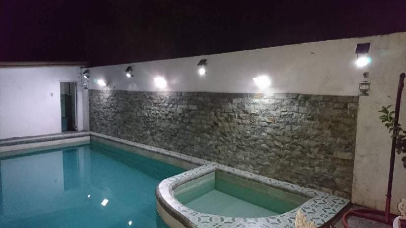 White House near Thunderbird Resort, La Union Villa in La Union