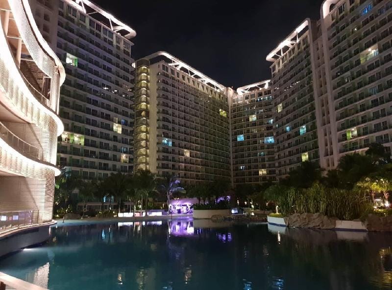 Azure Luxury Suite by VacationsPH Apartment in Pasay