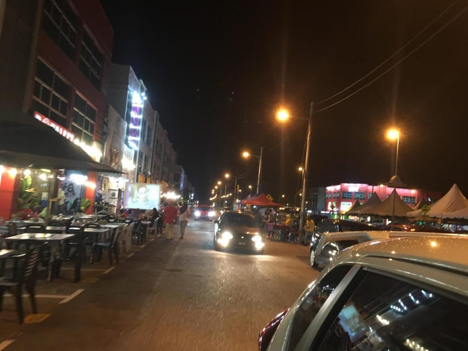 THE ATBAS HOMESTAY 18 (Semua Bilik tidur aircond) Vacation rental in Perak Tengah District