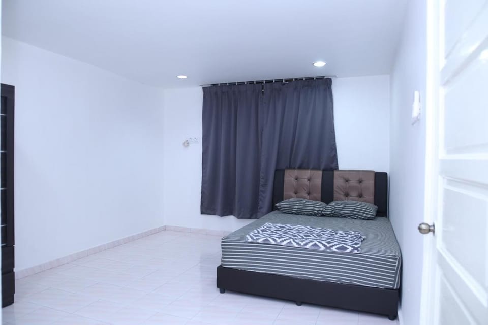 Green Dream Homestay KB 4 Aircond Room with Wi-Fi Vacation rental in Malaysia