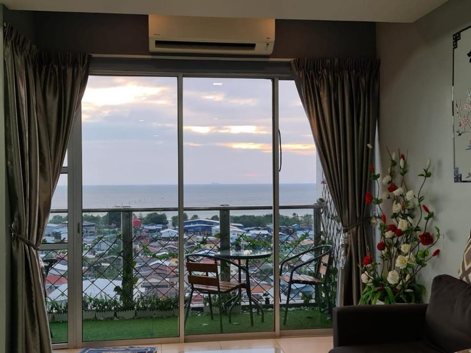 SeaView Homestay 13A @ 高楼［看海］阳台 Apartment in Selangor, Malaysia