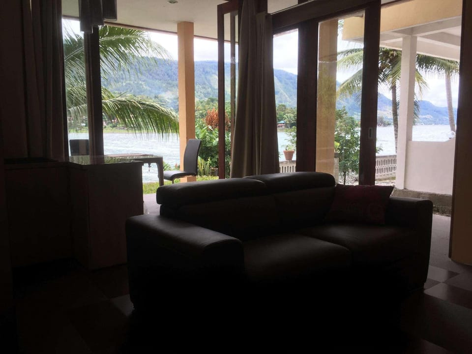 Peaceful Lakeside Villa (AMORA) Villa in Indonesia