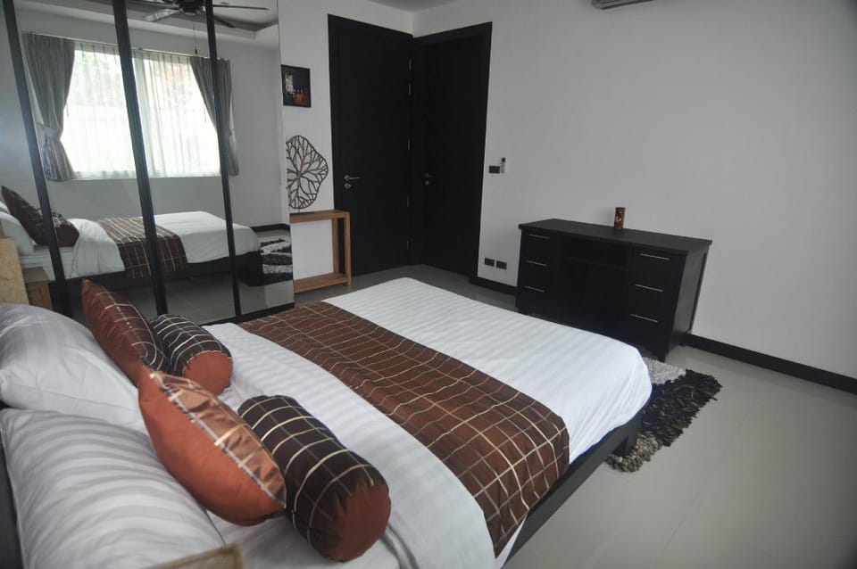 Wispering PLams Villa in Pattaya Villa in Laos