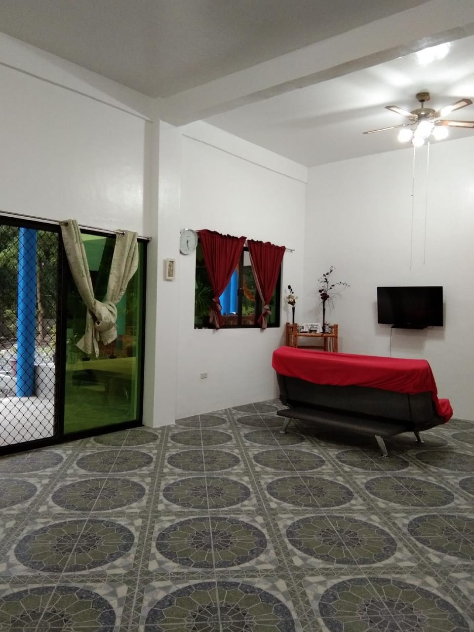 Moalboal happy bear villa  Villa in Central Visayas