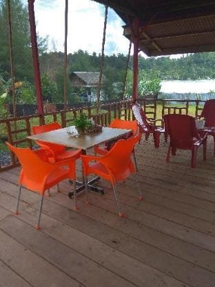Pondok Oma Simeulue Surf Vacation rental in Indonesia