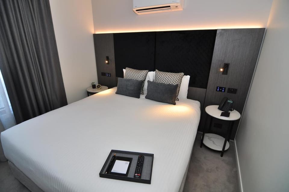 DECO HOTEL Hotel in Canberra