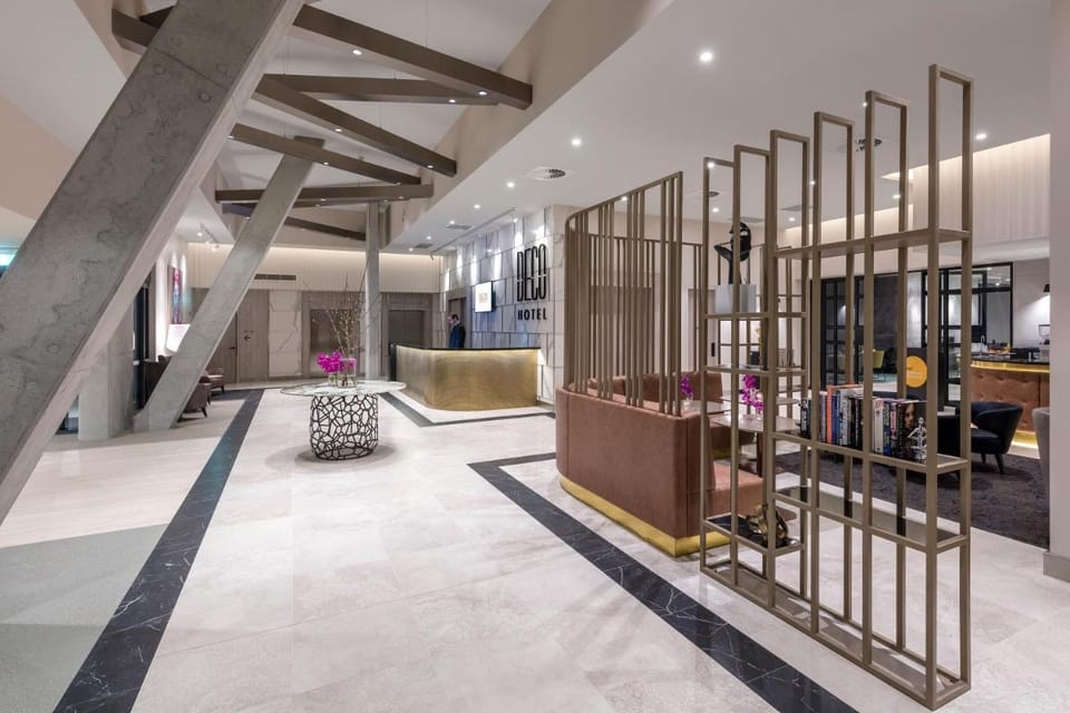 DECO HOTEL Hotel in Canberra