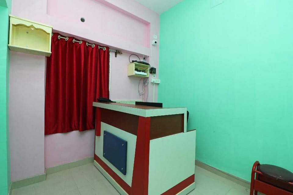 Super Hotel O by OYO Apan Guest House Near Acropolis Mall Hotel in Kolkata