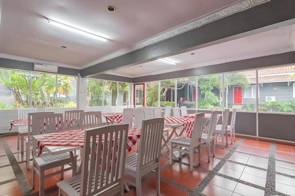 RedDoorz Plus @ Otista Garut Hotel in West Java