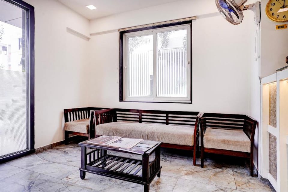 Super Townhouse OAK Kopar Khairane Navi Mumbai Formerly IVY Hotel Hotel in Maharashtra