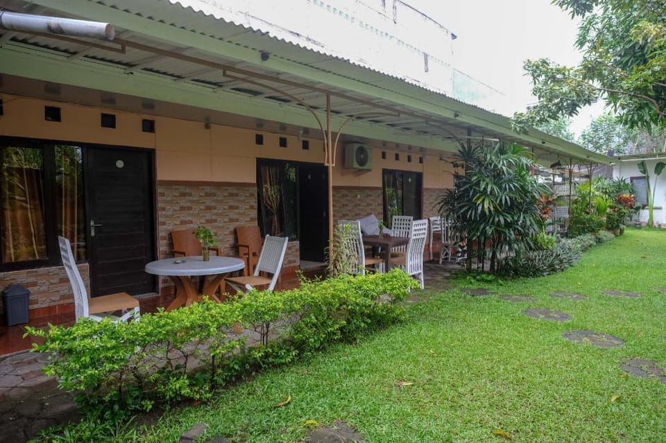 RedDoorz Syariah @ Colomadu 2 Bed and Breakfast in Indonesia
