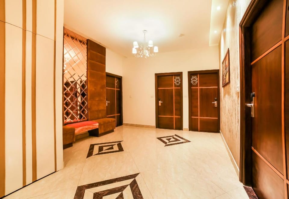 Capital O 38688 Royal Shelaton Hotel in Punjab, India
