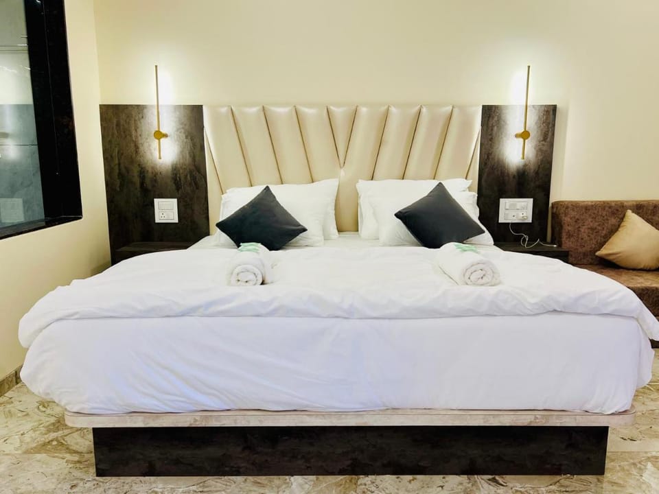 Sabas Tent & Cottages Campground/ 
RV Resort in Maharashtra