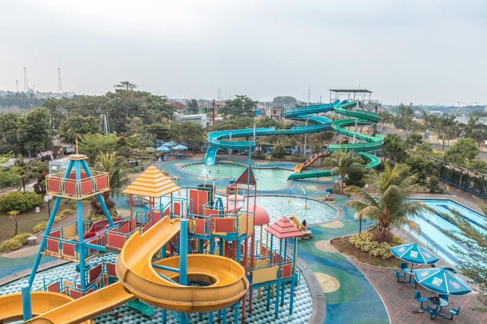 OYO 630 Green Lake View Syariah Cimanggis Hotel in West Java