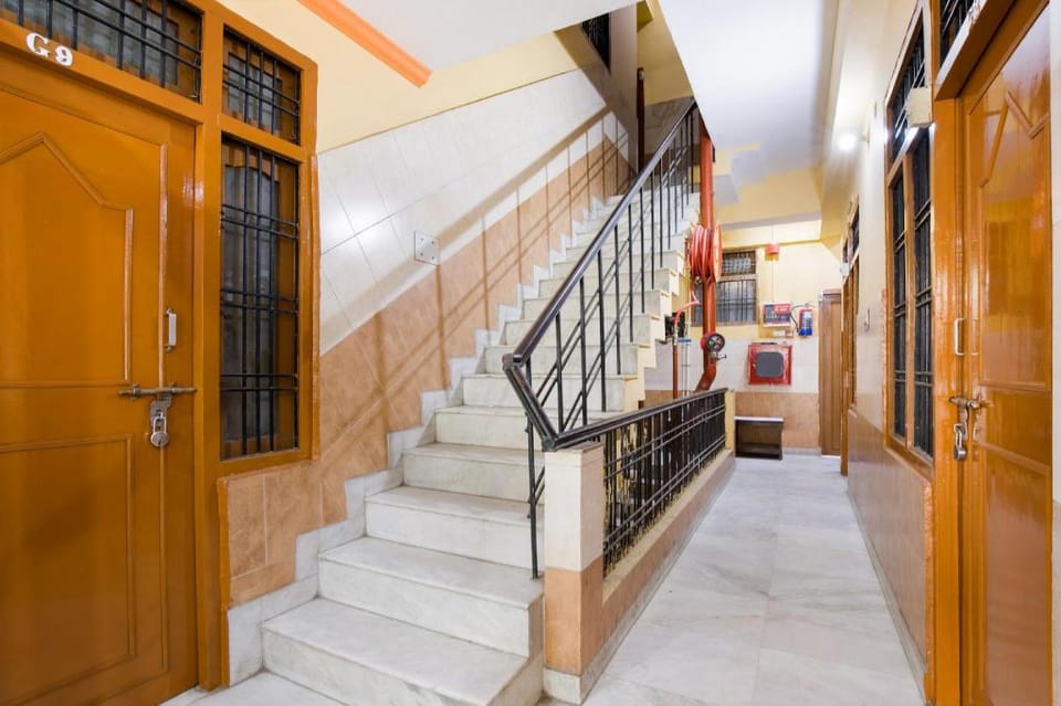 OYO Flagship Hotel Gold Palace Hotel in Lucknow