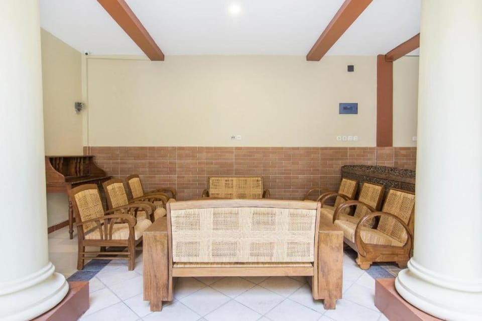 SUPER OYO 890 Dewi Fortuna Guest House Hotel in Special Region of Yogyakarta