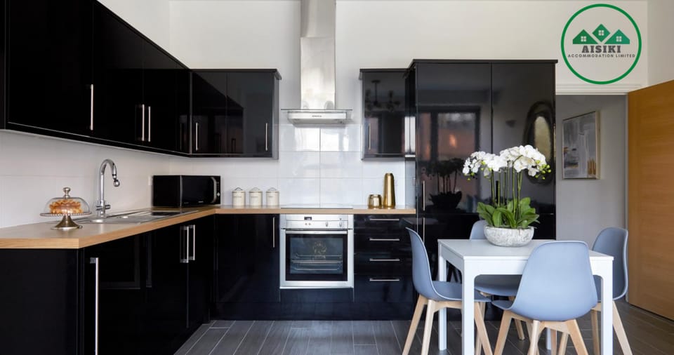 Impressive 2Bed&2Bath with Free Wi-Fi / Parking Apartment in Watford