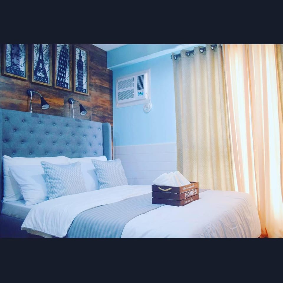 Rustic Rental w/Netflix Vinia Residence Trinoma Qc Apartment in Quezon City