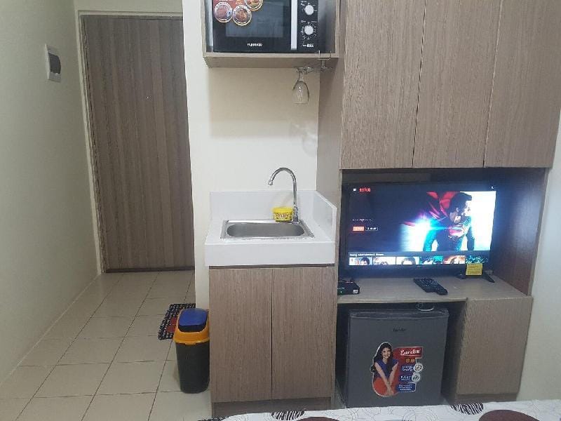Mandaluyong Stay Inn Netflix Apartment in Mandaluyong