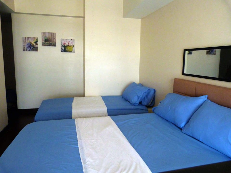 Homey Suite 1-BR Loft Near SM Megamall, Lake View Apartment in Mandaluyong