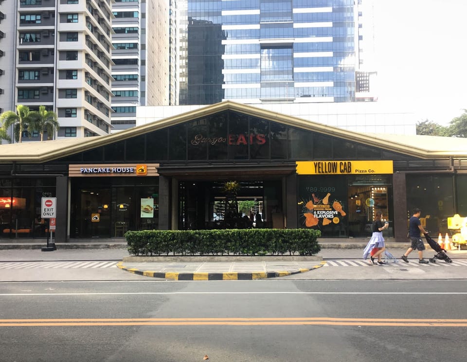 Forbeswood BGC | 2BR for 8 Adults | Near Airport Apartment in Makati