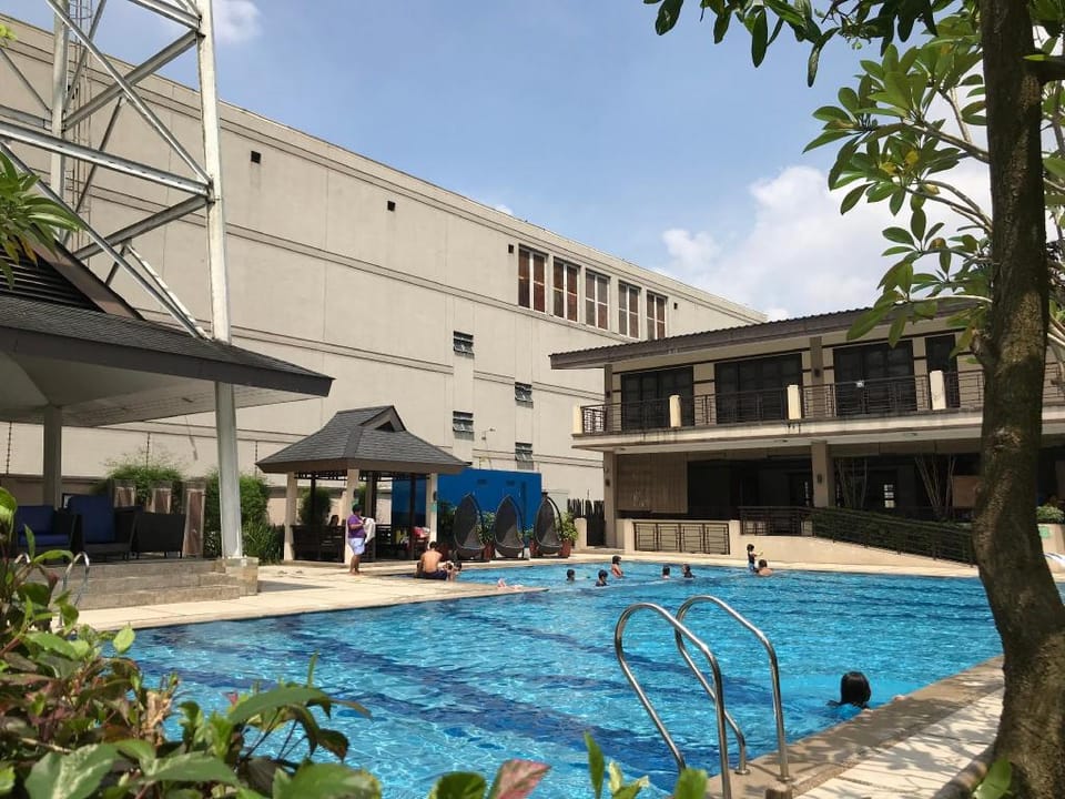 507 Kaji Bld. 5 Flr. 2 BEDROOM The Redwood CONDO. Apartment in Quezon City