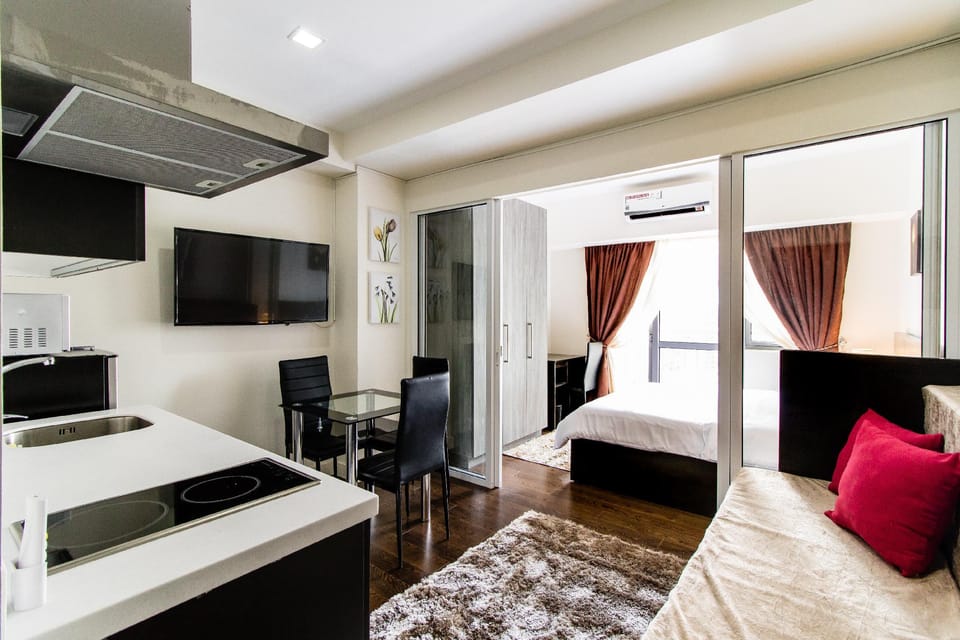 New & beautiful 1 Bedroom w/ Awesome View @ Acqua Apartment in Mandaluyong