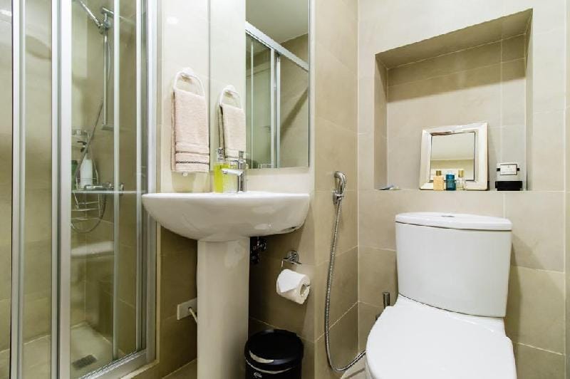 Fashionable Feel  Home at Milano + Parking Apartment in Makati