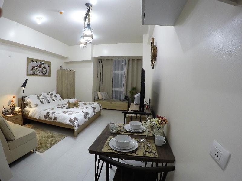 Near Shangri-La Twin Oaks Place Mandaluyong City Apartment in Mandaluyong