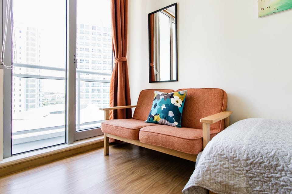 Beachfront  2 Bedroom  w/ an Awesome View @ Azure Apartment in Mandaluyong