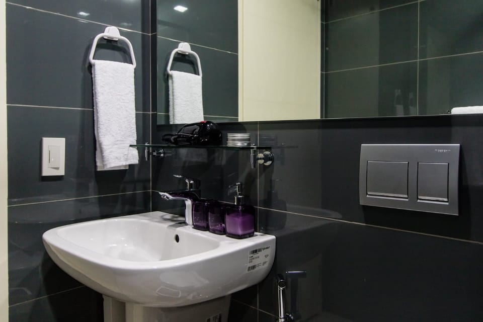 A Pleasant Acqua Home with a View Apartment in Mandaluyong