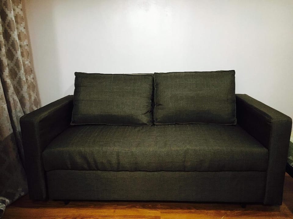 2BR 2BA w/ Wifi, Netflix, Cable & Prime video Apartment in Mandaluyong