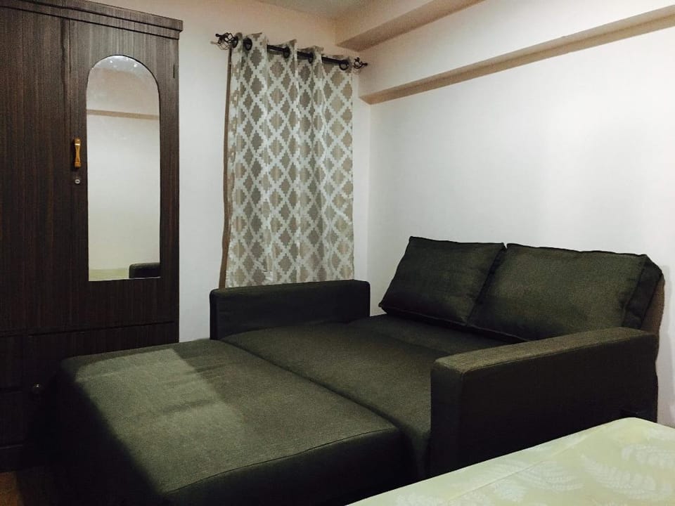 2BR 2BA w/ Wifi, Netflix, Cable & Prime video Apartment in Mandaluyong