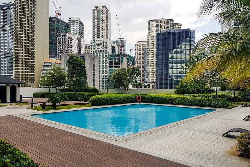 Comfy One Bedroom with Stunning View in Makati CBD Apartment in Makati