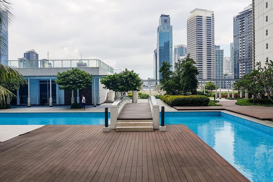 Comfy One Bedroom with Stunning View in Makati CBD Apartment in Makati