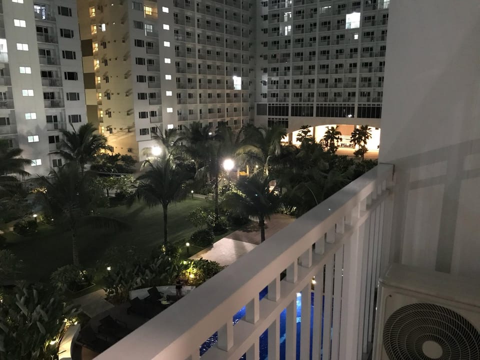 Condotel at Shore Residences MOA Complex, airport Apartment in Pasay