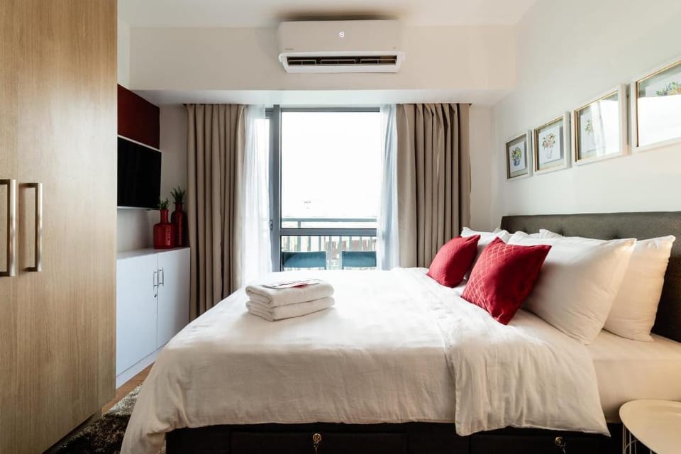 Exquisite 1BR Space @ Acqua Livingstone  Apartment in Mandaluyong