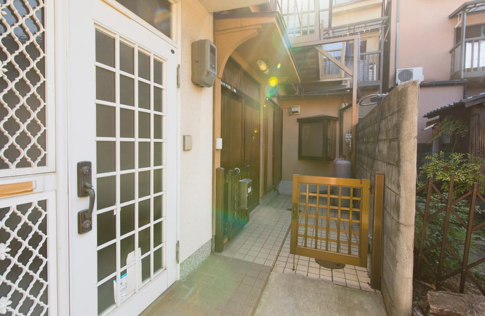 5min to toji/5min to Kintetsu Jujo Villa in Kyoto