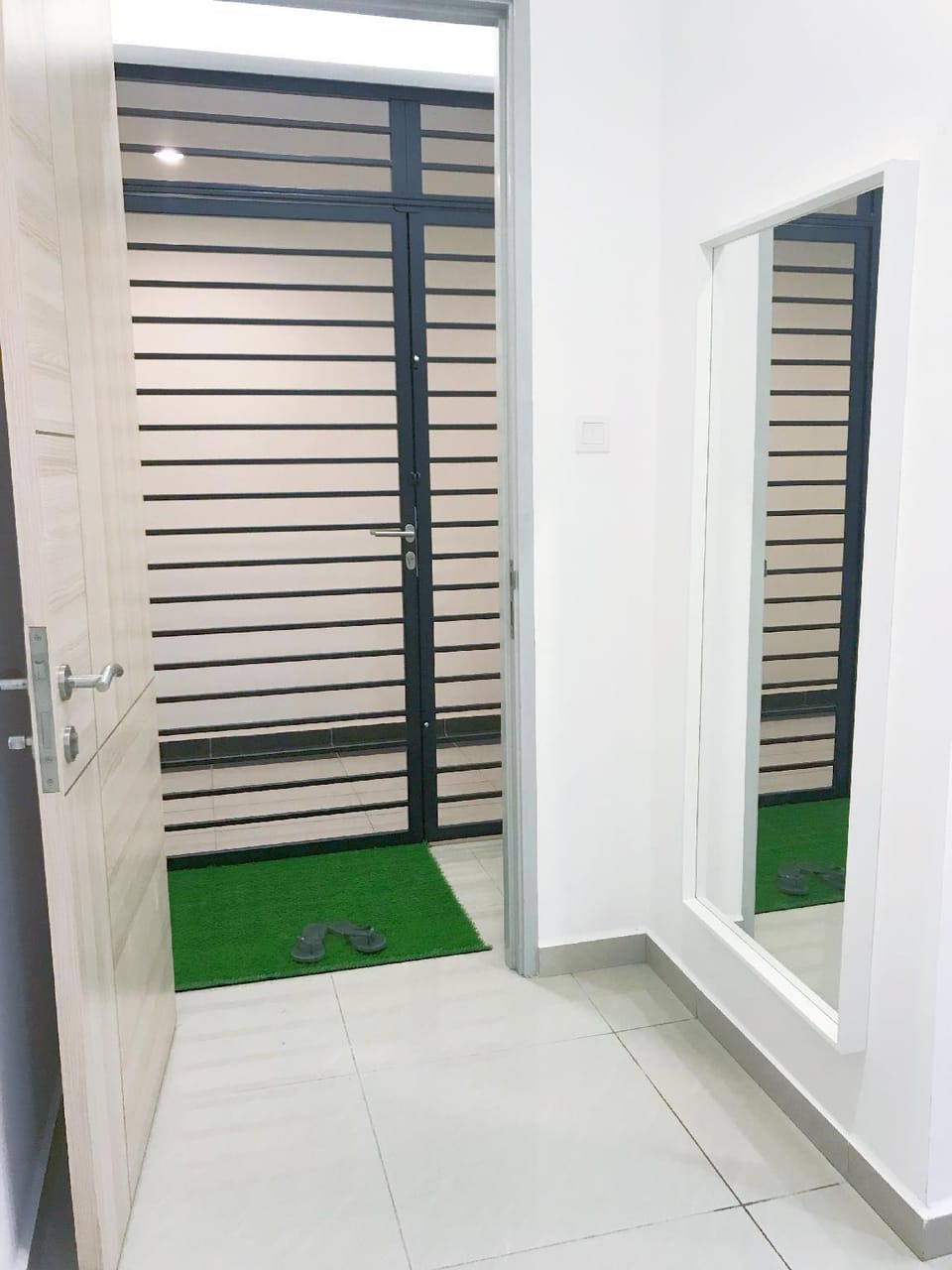 COZY 3BRM IN HOMESTAY JB 5MINS CIQ  Apartment in Johor Bahru
