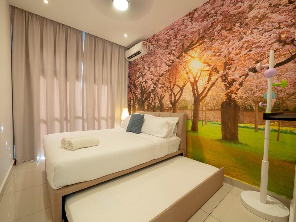 [SeaView & Netflix]  SkySuite near R&F Mall & CIQ Apartment in Johor Bahru
