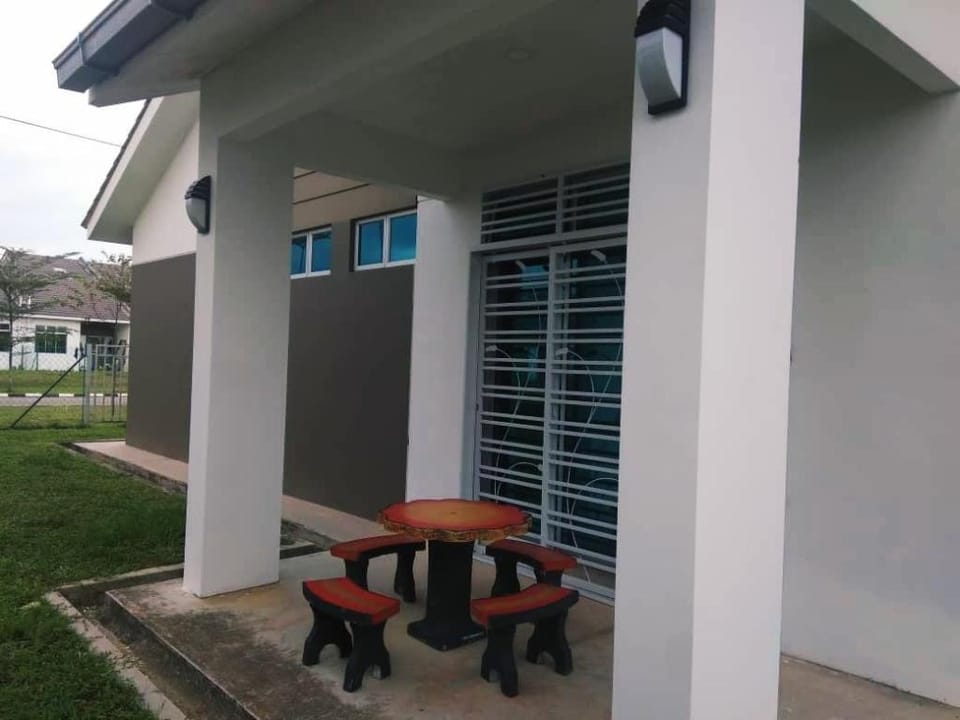 Mairaa Homestay Vacation rental in Johor