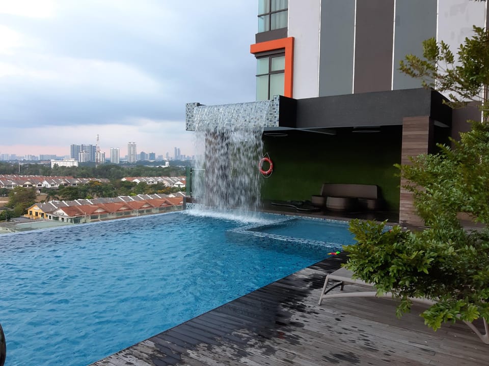 Big, Comfort Room @ Mount Austin 18 Johor Bahru Apartment in Johor Bahru