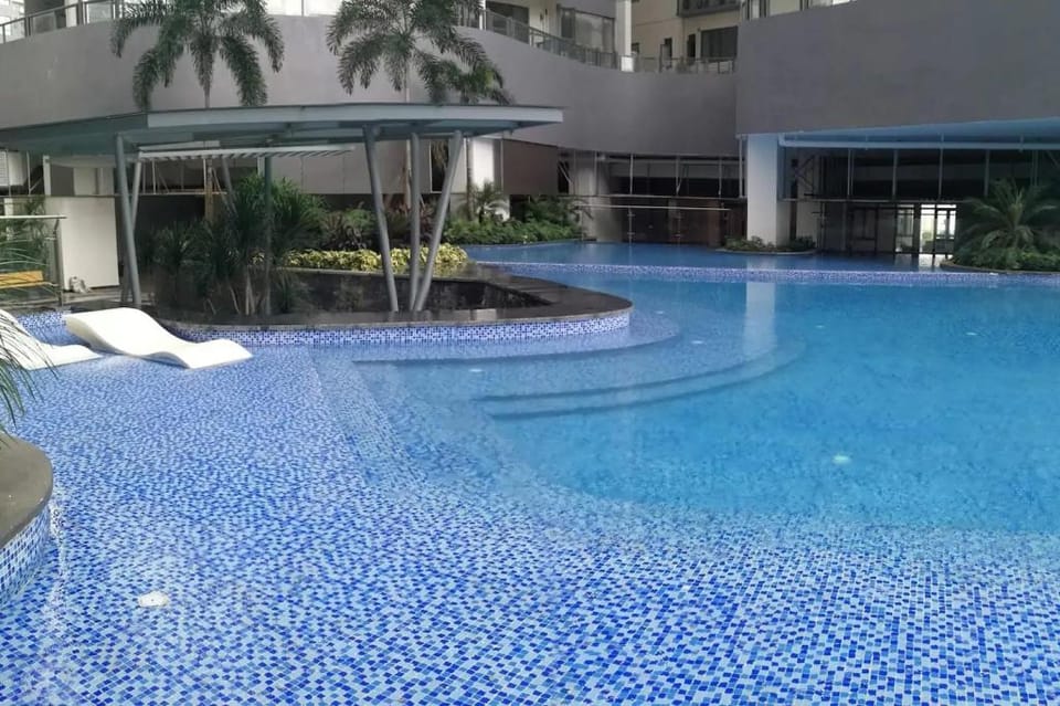 Sea & City View Suite R&F Mall @ R&F Princess Cove Apartment in Johor Bahru