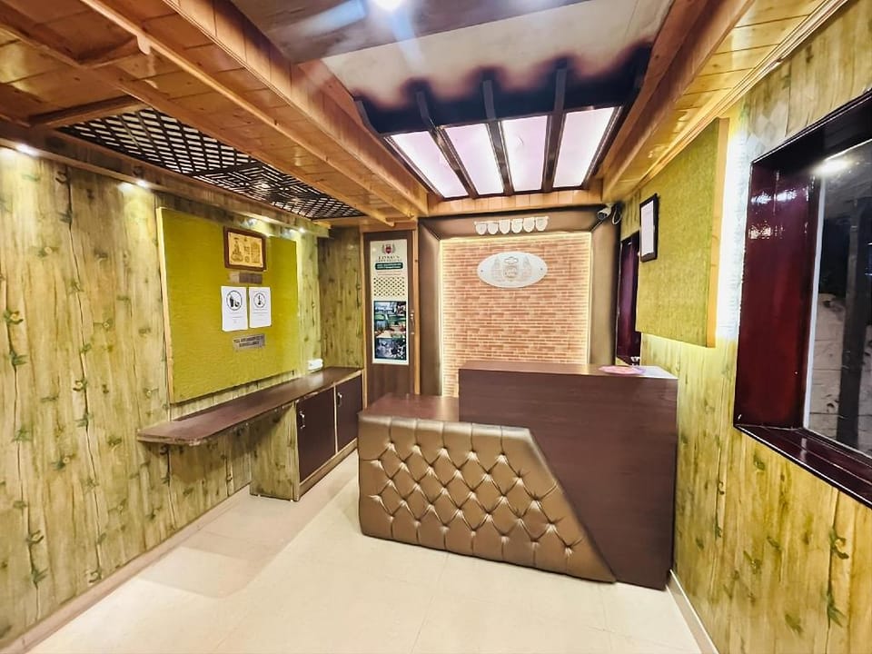 Hotel Lords Grey Deluxe Near The Mall Road Shimla Hotel in Shimla