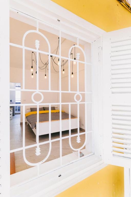 UINQUE Railway View Apartment - SPACIOUS & PRIVATE Apartment in Hanoi