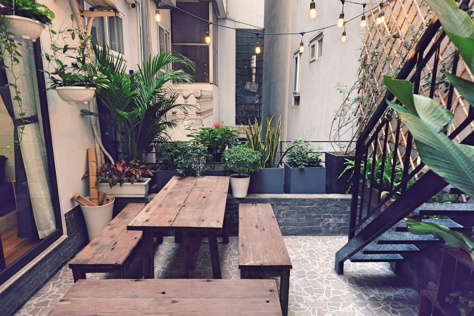 The Gallery - Magnificent Garden w Wooden Bathtub Apartment in Hanoi